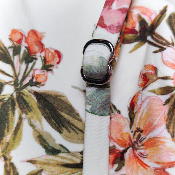 White & floral one-piece swimsuit by CUPSHE in size XL - Picture 6 of 16